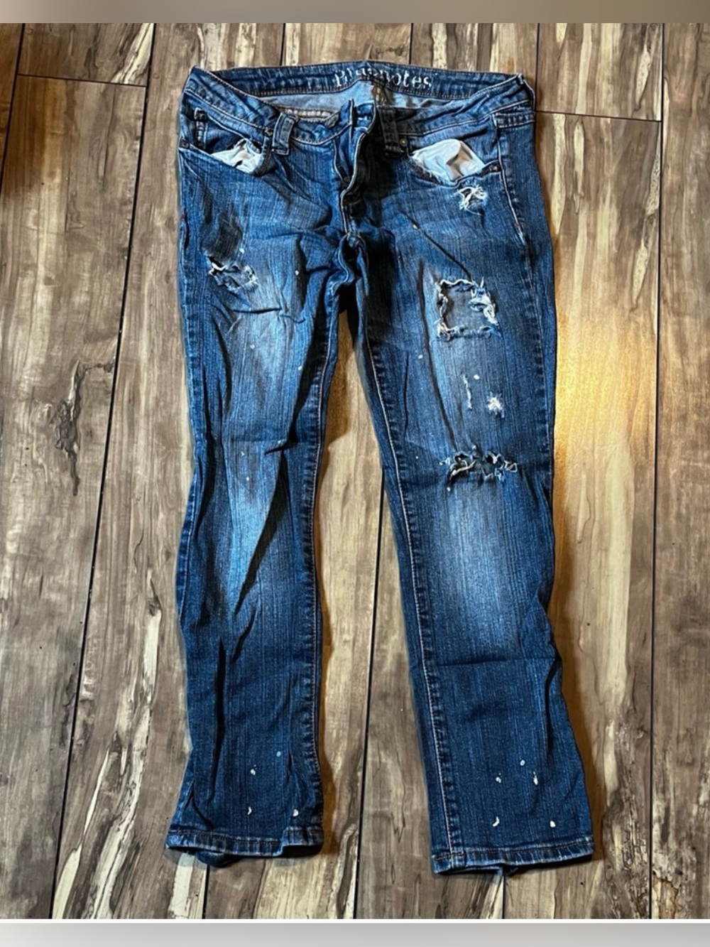 Bluenotes distressed capris